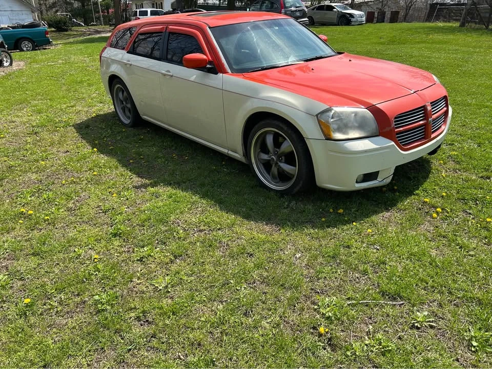 2005 Dodge Magnum 2nd Gen Wagon - Image 3 of 10