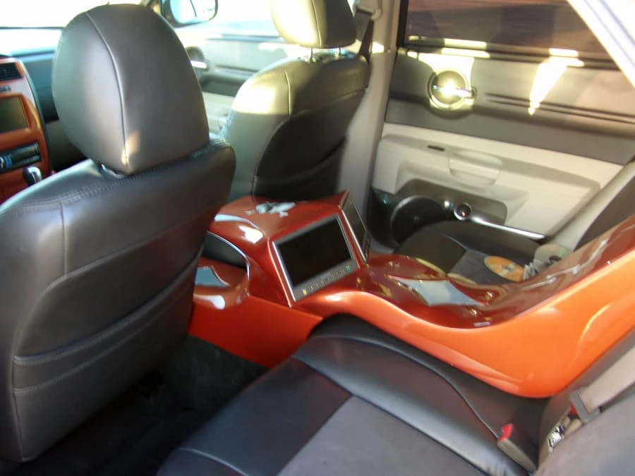 2005 Dodge Magnum 2nd Gen Wagon - Image 6 of 8