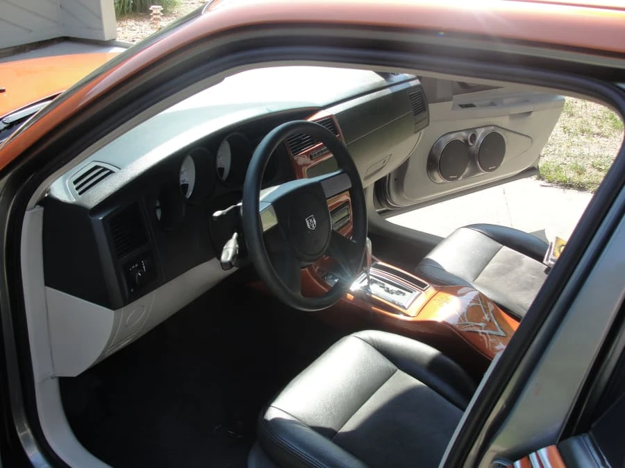 2005 Dodge Magnum 2nd Gen Wagon - Image 4 of 6