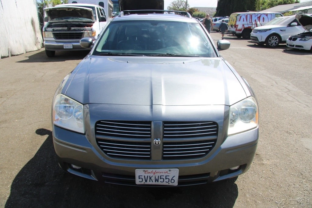 2005 Dodge Magnum 2nd Gen Wagon - Image 11 of 21