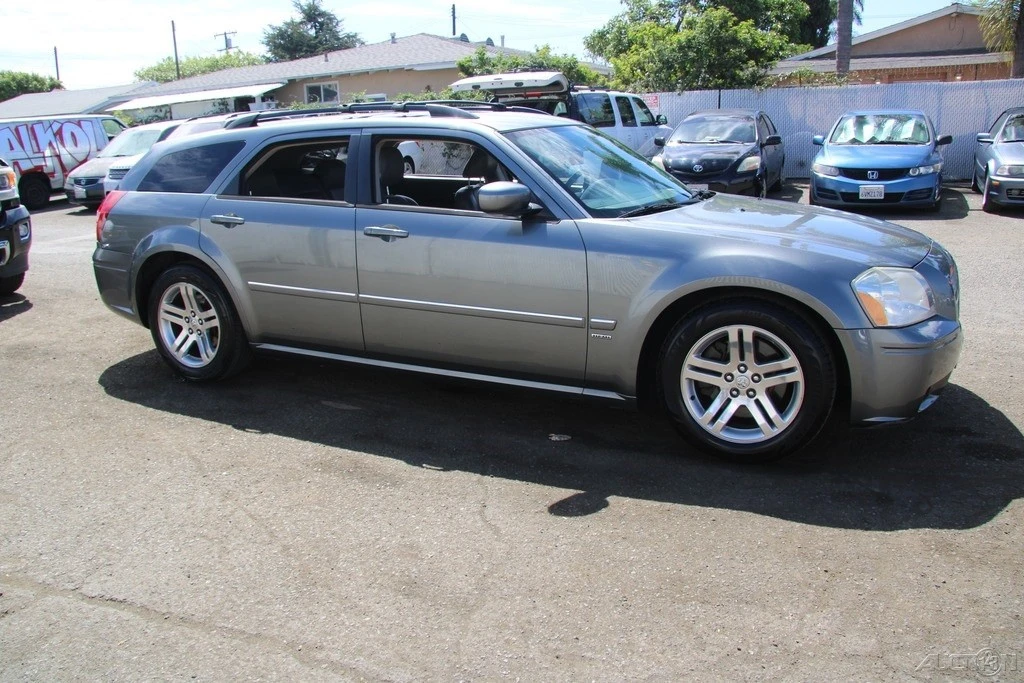 2005 Dodge Magnum 2nd Gen Wagon - Image 9 of 21