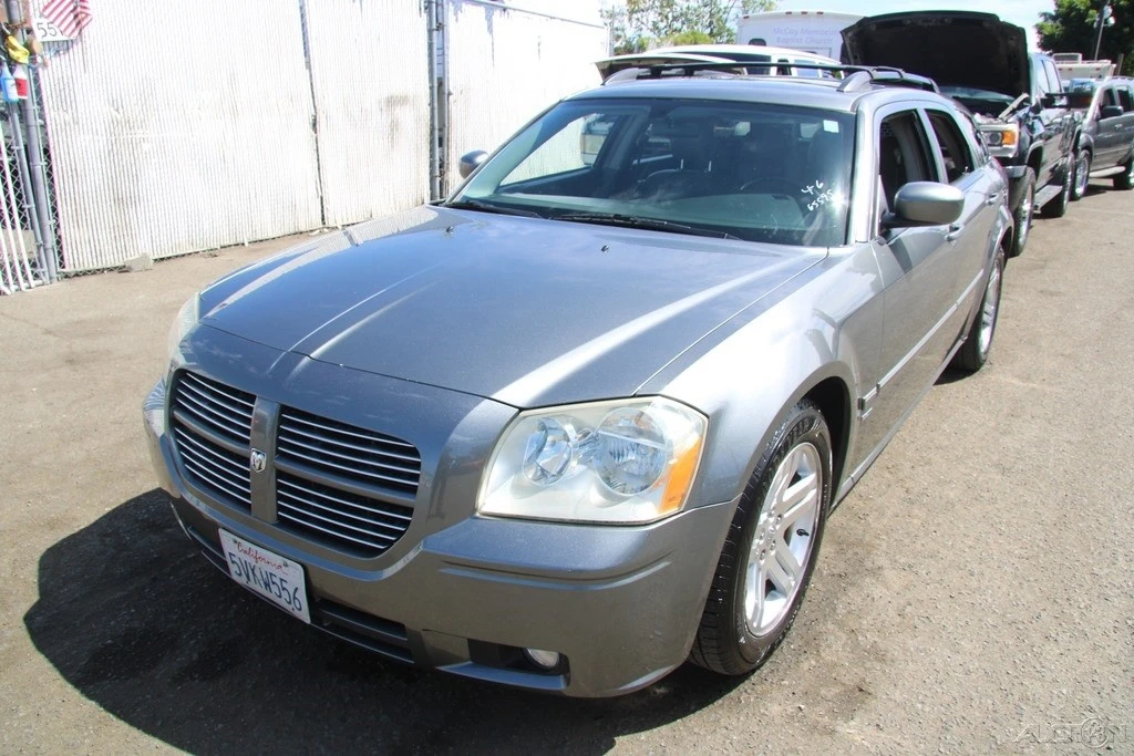 2005 Dodge Magnum 2nd Gen Wagon - Image 2 of 21