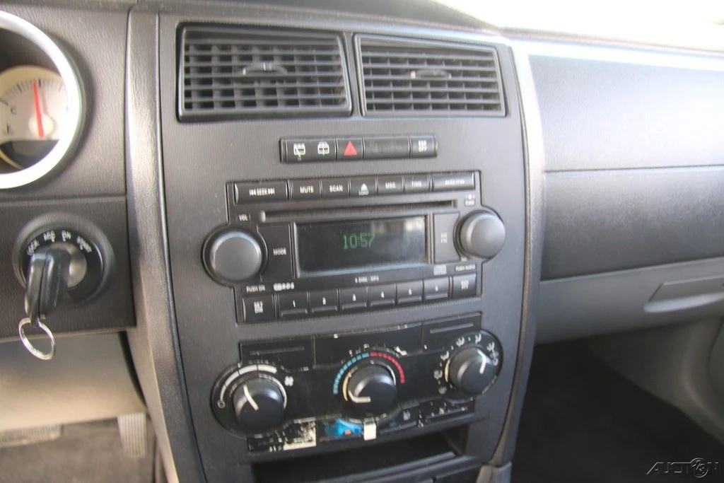 2005 Dodge Magnum 2nd Gen Wagon - Image 19 of 21