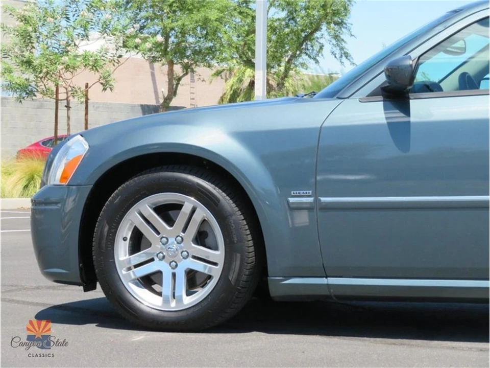 2005 Dodge Magnum 2nd Gen Wagon - Image 19 of 31