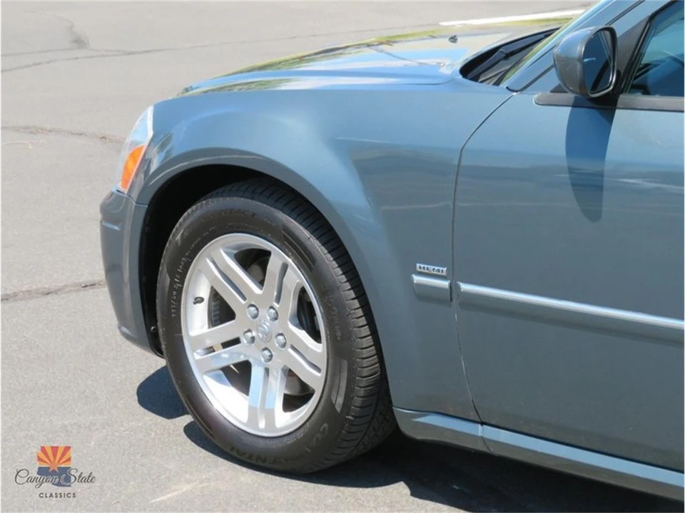 2005 Dodge Magnum 2nd Gen Wagon - Image 14 of 31