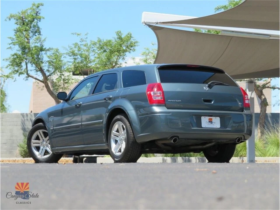 2005 Dodge Magnum 2nd Gen Wagon - Image 4 of 31