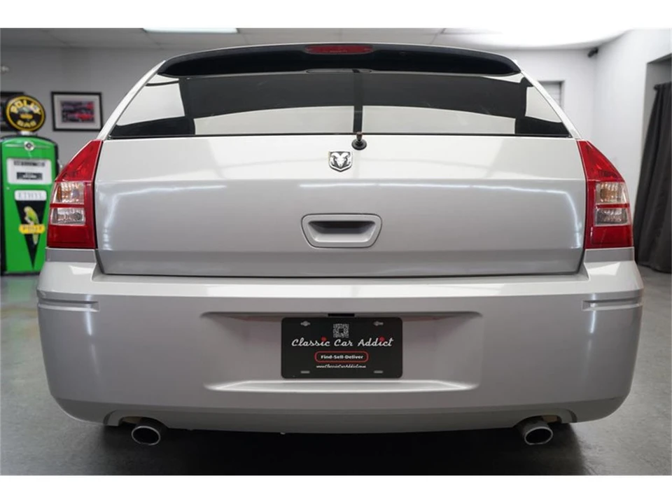 2005 Dodge Magnum 2nd Gen Wagon - Image 7 of 31