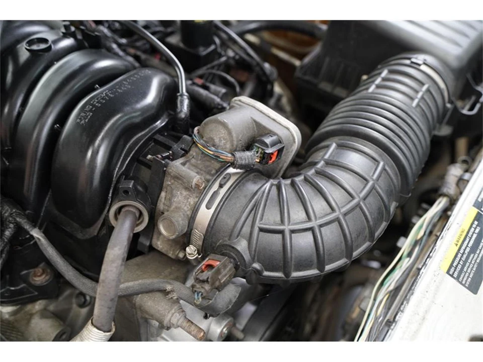 2005 Dodge Magnum 2nd Gen Wagon - Image 25 of 31