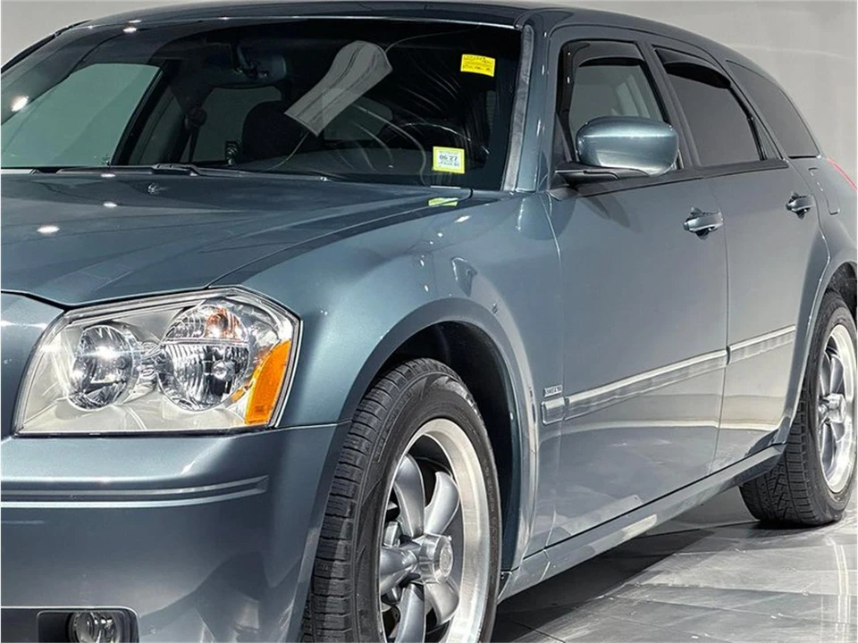 2005 Dodge Magnum 2nd Gen Wagon - Image 5 of 31