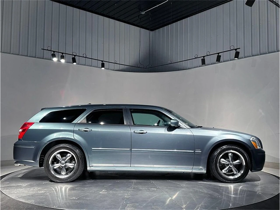 2005 Dodge Magnum 2nd Gen Wagon - Image 24 of 31