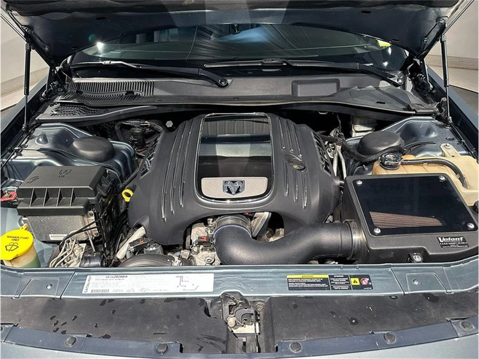 2005 Dodge Magnum 2nd Gen Wagon - Image 13 of 31