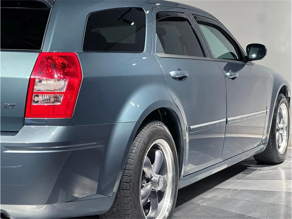 2005 Dodge Magnum 2nd Gen Wagon - Image 26 of 31