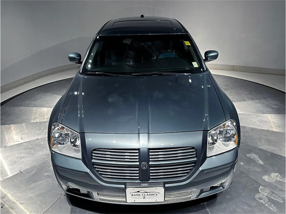 2005 Dodge Magnum 2nd Gen Wagon - Image 22 of 31