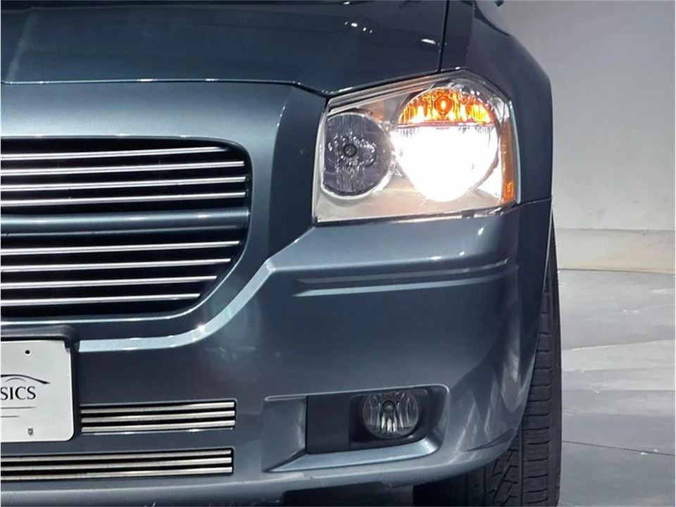 2005 Dodge Magnum 2nd Gen Wagon - Image 12 of 31