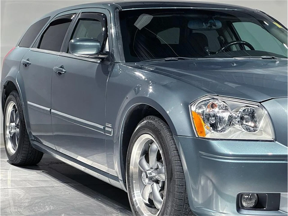 2005 Dodge Magnum 2nd Gen Wagon - Image 23 of 31