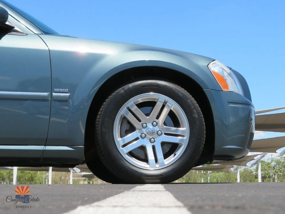 2005 Dodge Magnum 2nd Gen Wagon - Image 7 of 31