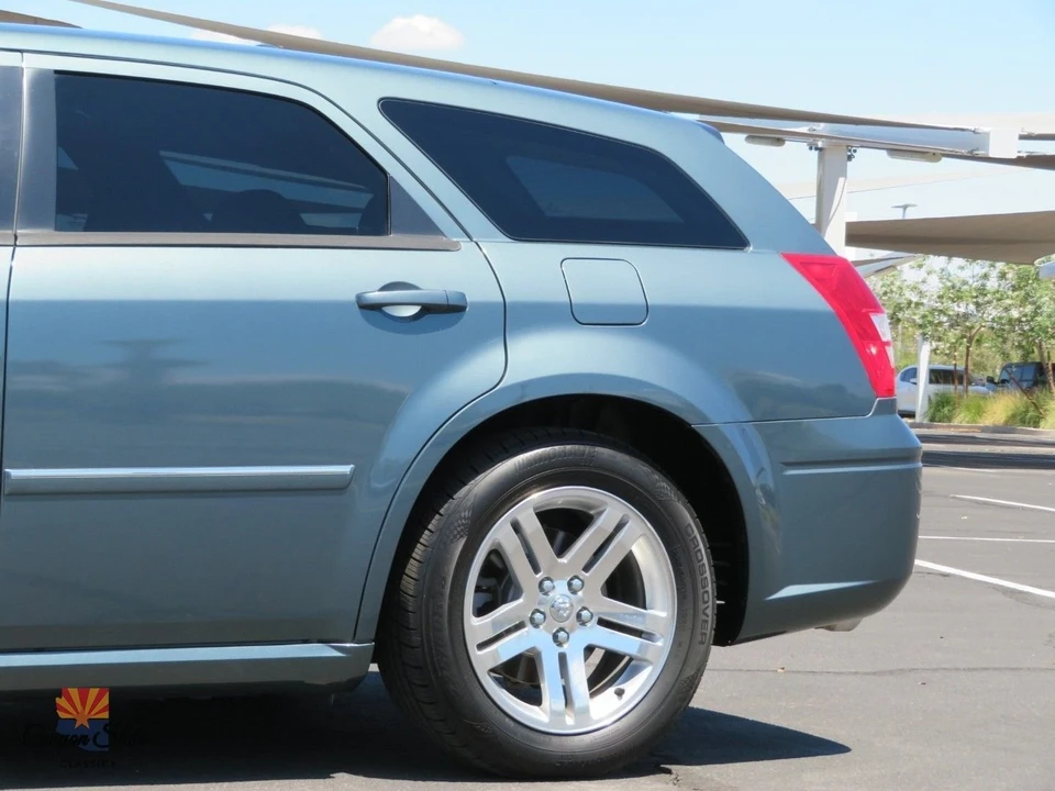 2005 Dodge Magnum 2nd Gen Wagon - Image 21 of 31