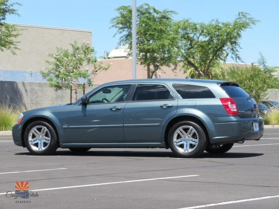 2005 Dodge Magnum 2nd Gen Wagon - Image 11 of 31