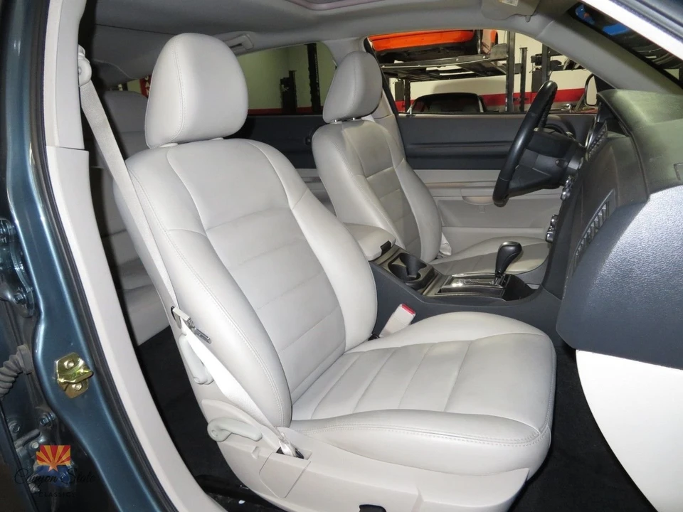 2005 Dodge Magnum 2nd Gen Wagon - Image 5 of 31