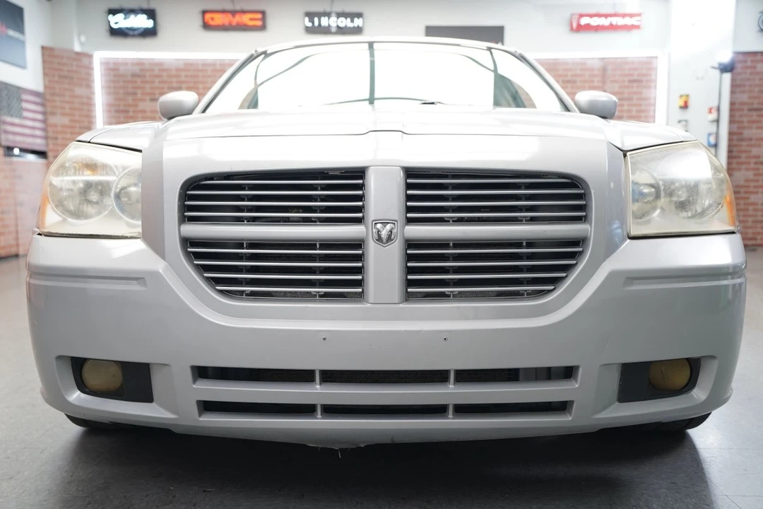 2005 Dodge Magnum 2nd Gen Wagon - Image 13 of 31