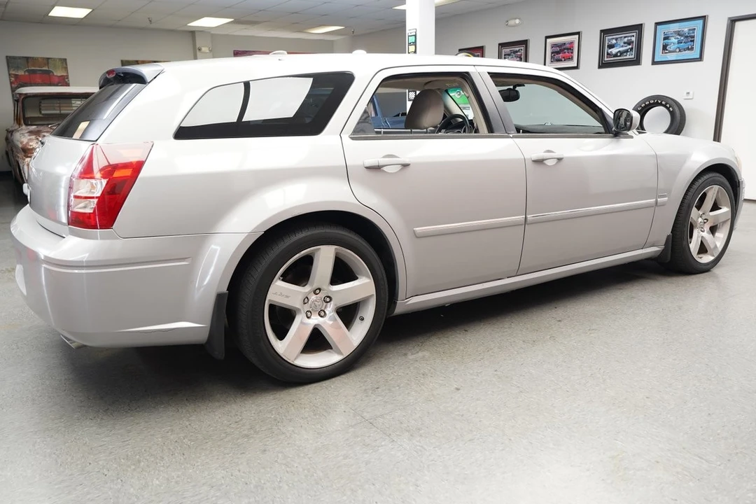 2005 Dodge Magnum 2nd Gen Wagon - Image 9 of 31