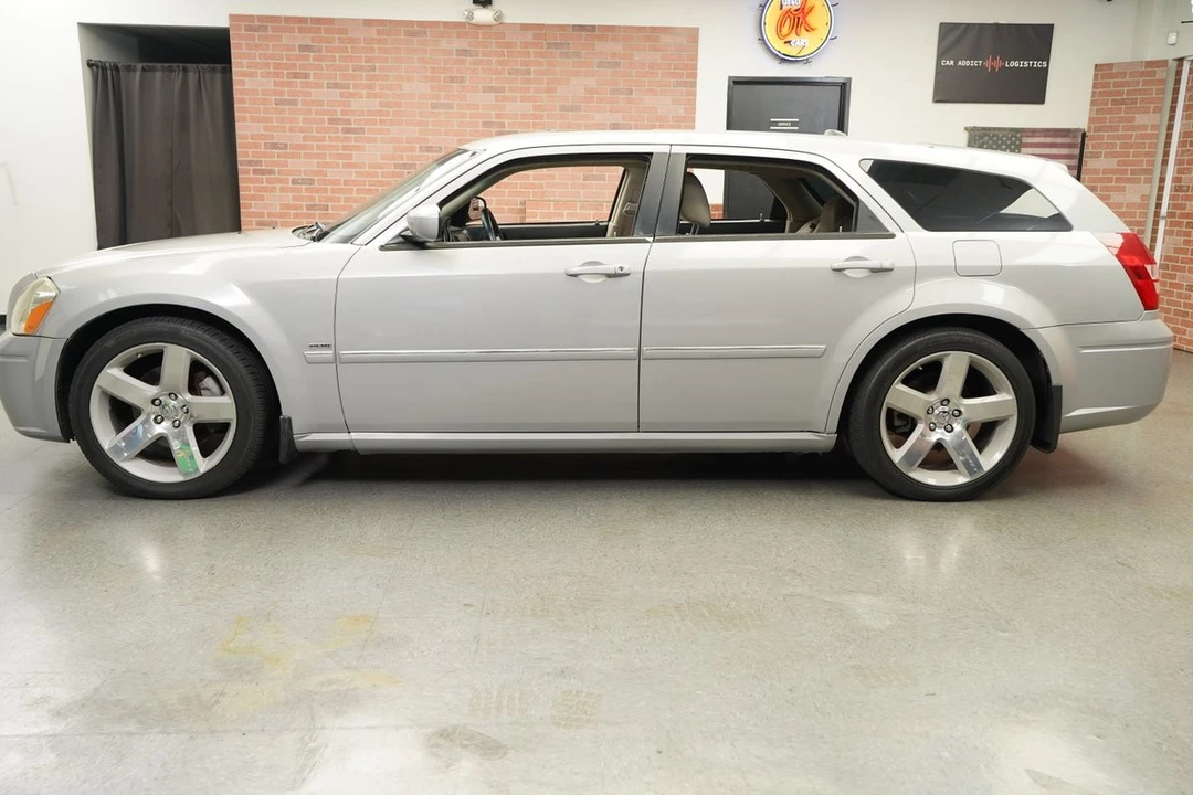 2005 Dodge Magnum 2nd Gen Wagon - Image 5 of 31