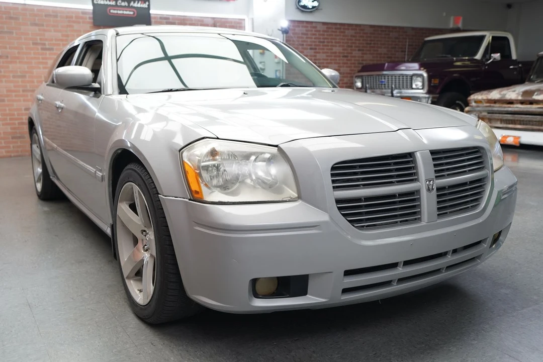 2005 Dodge Magnum 2nd Gen Wagon - Image 12 of 31