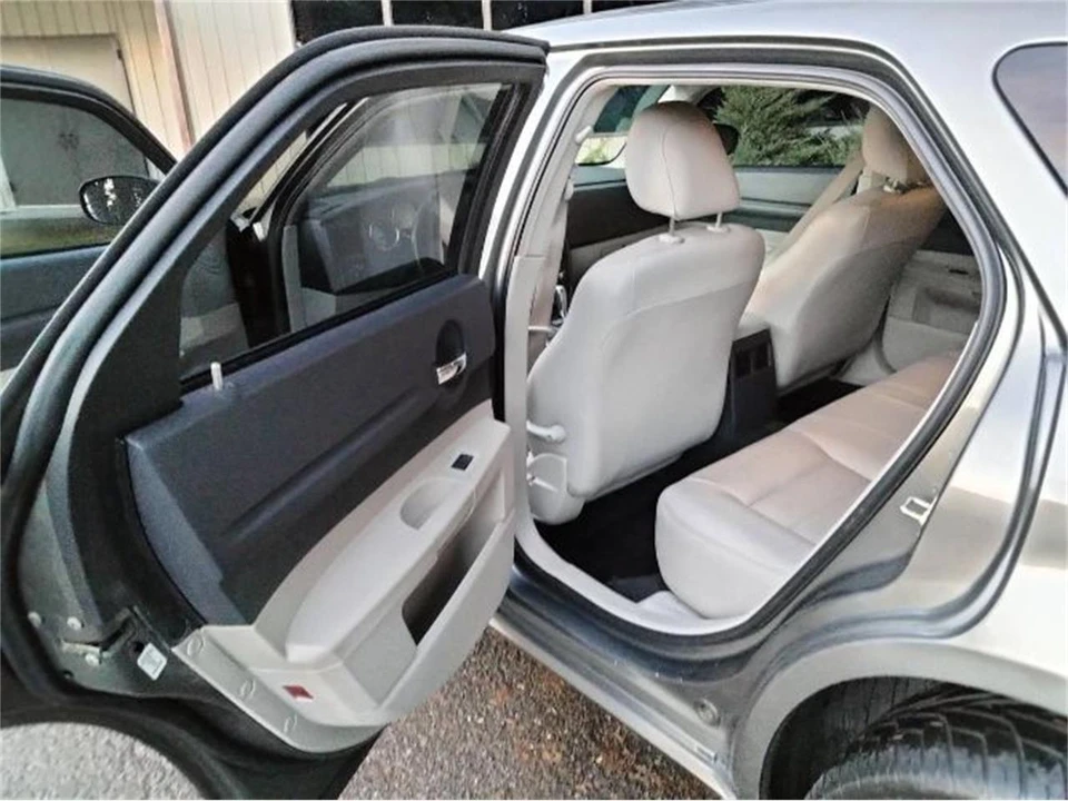 2005 Dodge Magnum 2nd Gen Wagon - Image 7 of 13