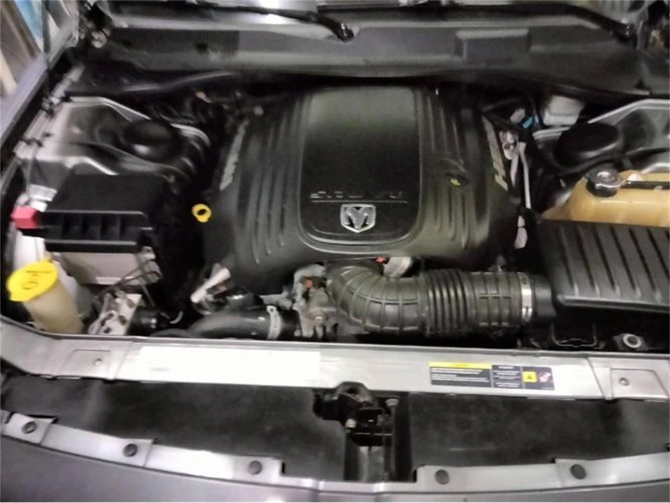 2005 Dodge Magnum 2nd Gen Wagon - Image 10 of 13