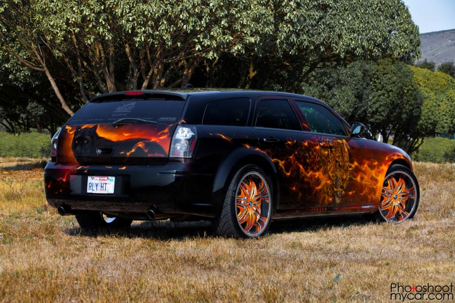 2005 Dodge Magnum 2nd Gen Wagon - Image 2 of 8