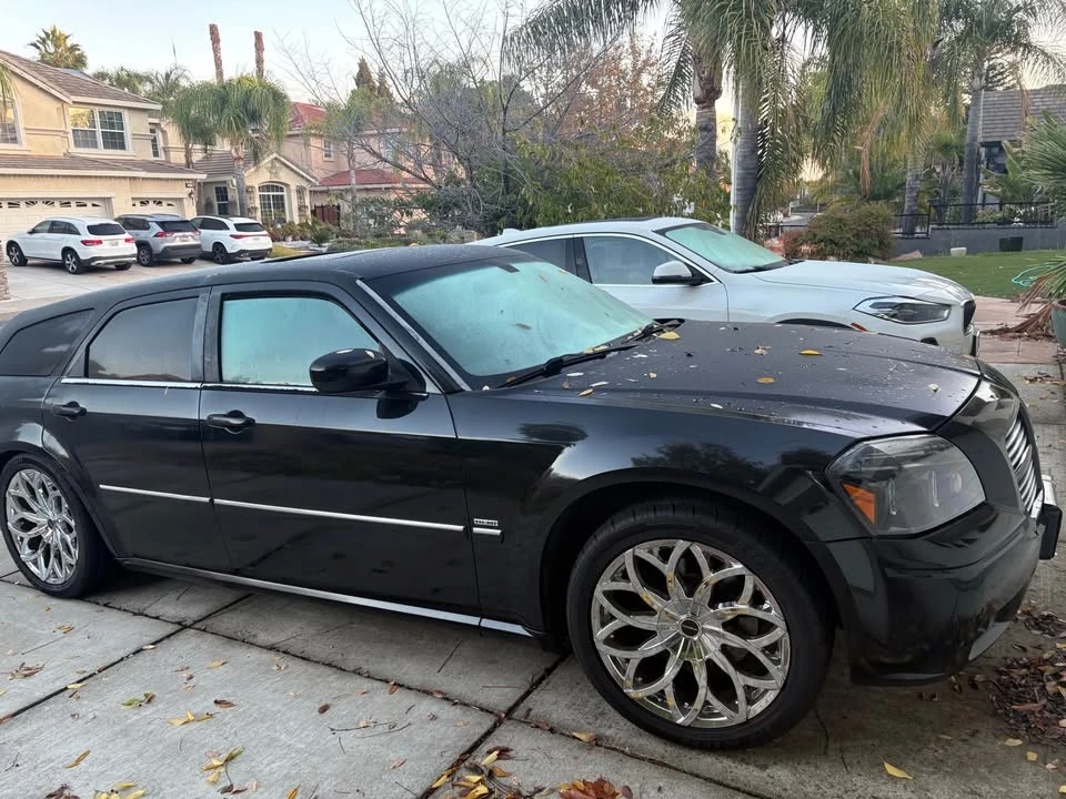 2005 Dodge Magnum 2nd Gen Wagon - Image 3 of 4