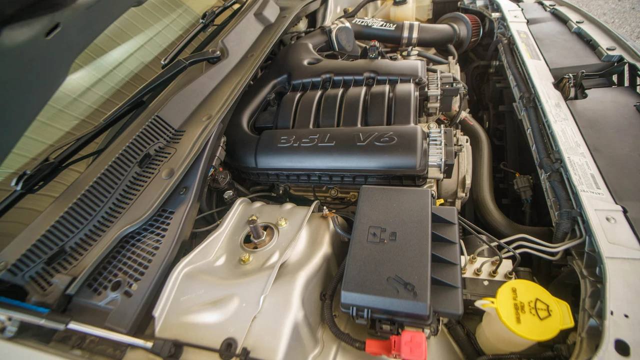 2005 Dodge Magnum 2nd Gen Wagon - Image 7 of 22