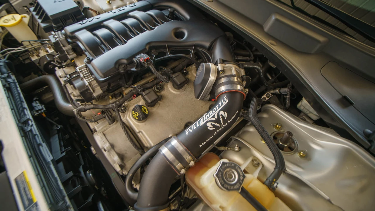 2005 Dodge Magnum 2nd Gen Wagon - Image 14 of 22