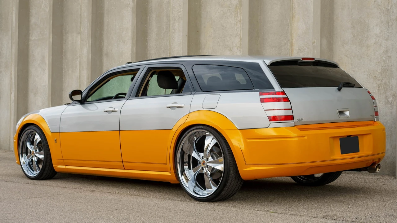 2005 Dodge Magnum 2nd Gen Wagon - Image 20 of 22