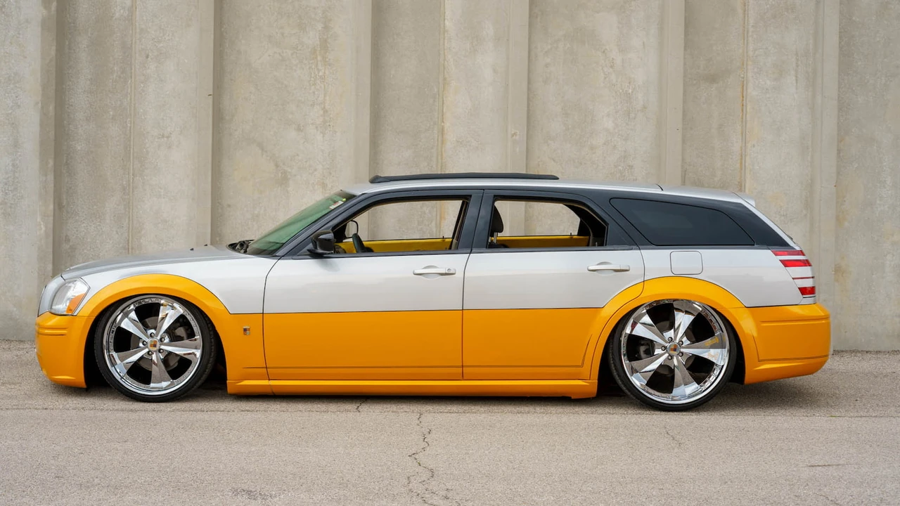 2005 Dodge Magnum 2nd Gen Wagon - Image 21 of 22