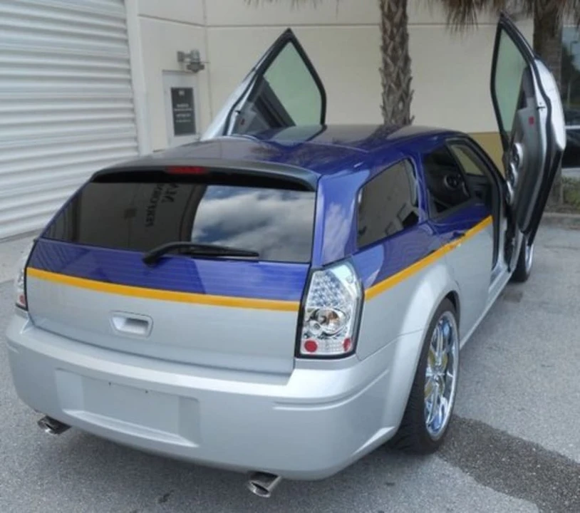 2005 Dodge Magnum 2nd Gen Wagon - Image 5 of 8