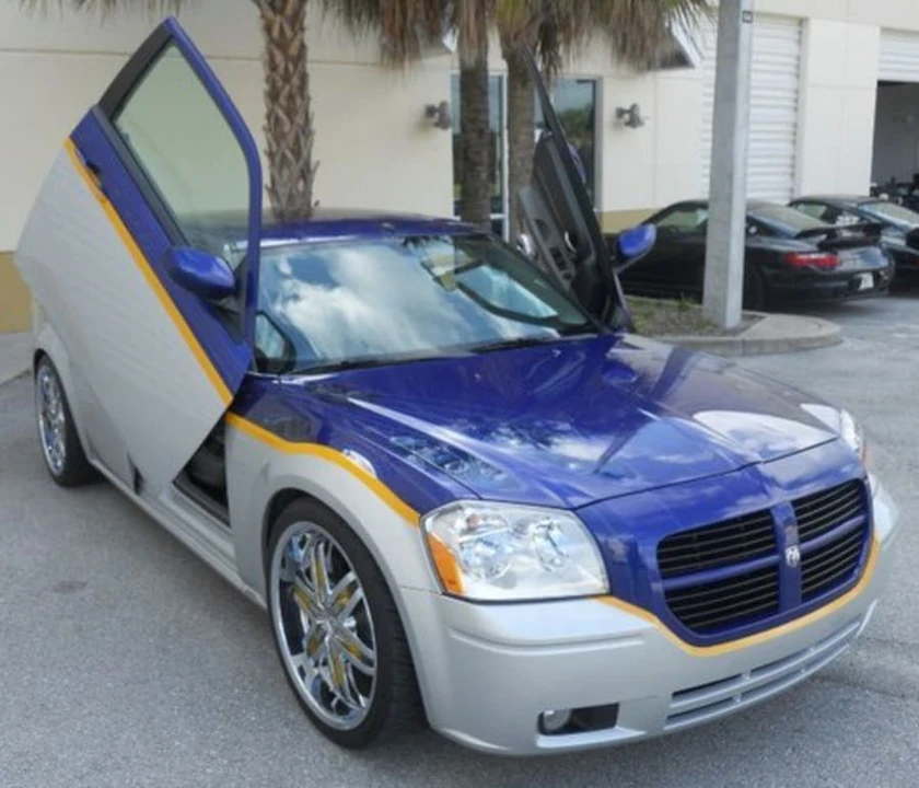 2005 Dodge Magnum 2nd Gen Wagon - Image 7 of 8