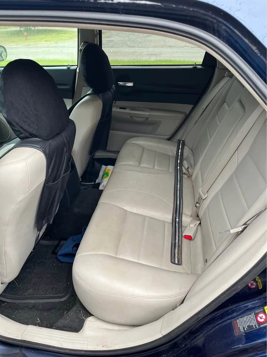 2005 Dodge Magnum 2nd Gen Wagon - Image 10 of 10