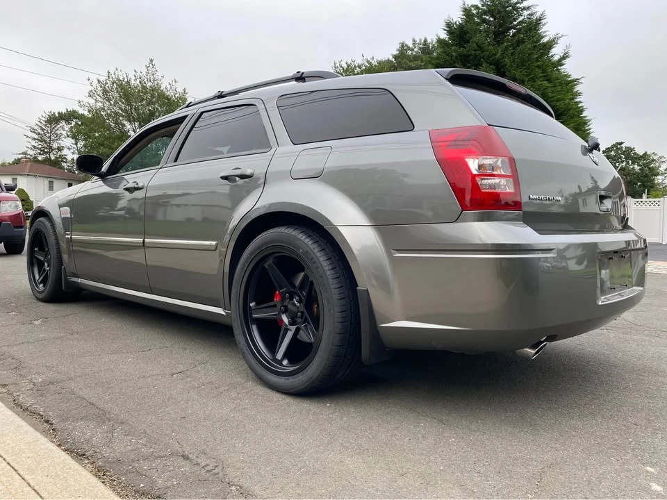 2005 Dodge Magnum 2nd Gen Wagon - Image 3 of 5