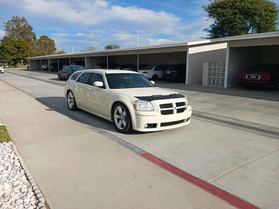 2005 Dodge Magnum 2nd Gen Wagon - Image 9 of 10