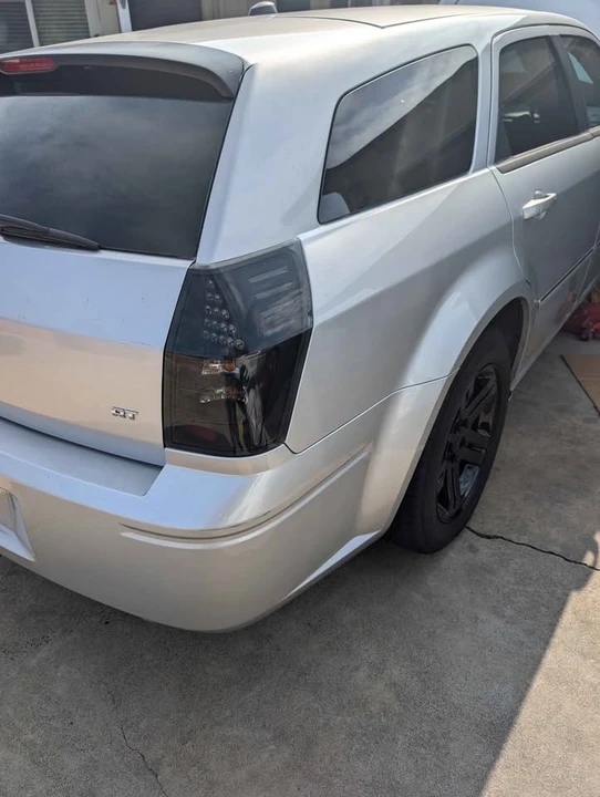 2005 Dodge Magnum 2nd Gen Wagon - Image 5 of 9