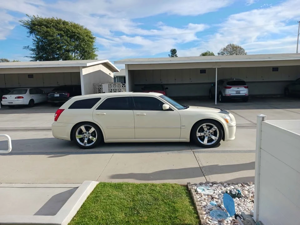 2005 Dodge Magnum 2nd Gen Wagon - Image 10 of 10