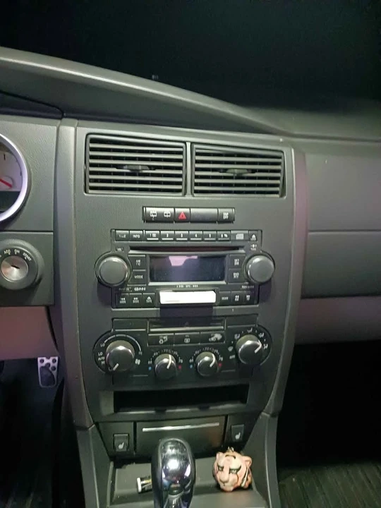 2005 Dodge Magnum 2nd Gen Wagon - Image 4 of 10