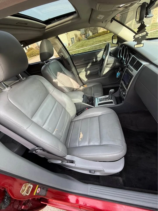 2005 Dodge Magnum 2nd Gen Wagon - Image 9 of 9