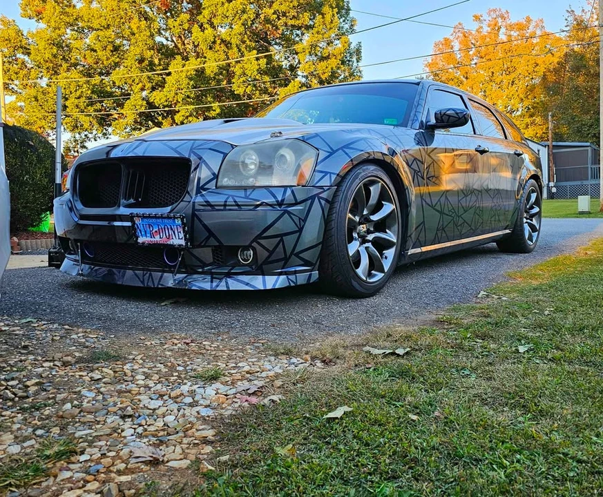 2005 Dodge Magnum 2nd Gen Wagon - Image 3 of 10