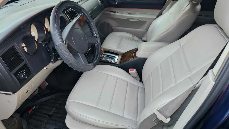 2005 Dodge Magnum 2nd Gen Wagon - Image 5 of 10