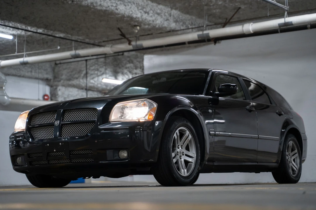 2005 Dodge Magnum 2nd Gen Wagon - Image 4 of 31