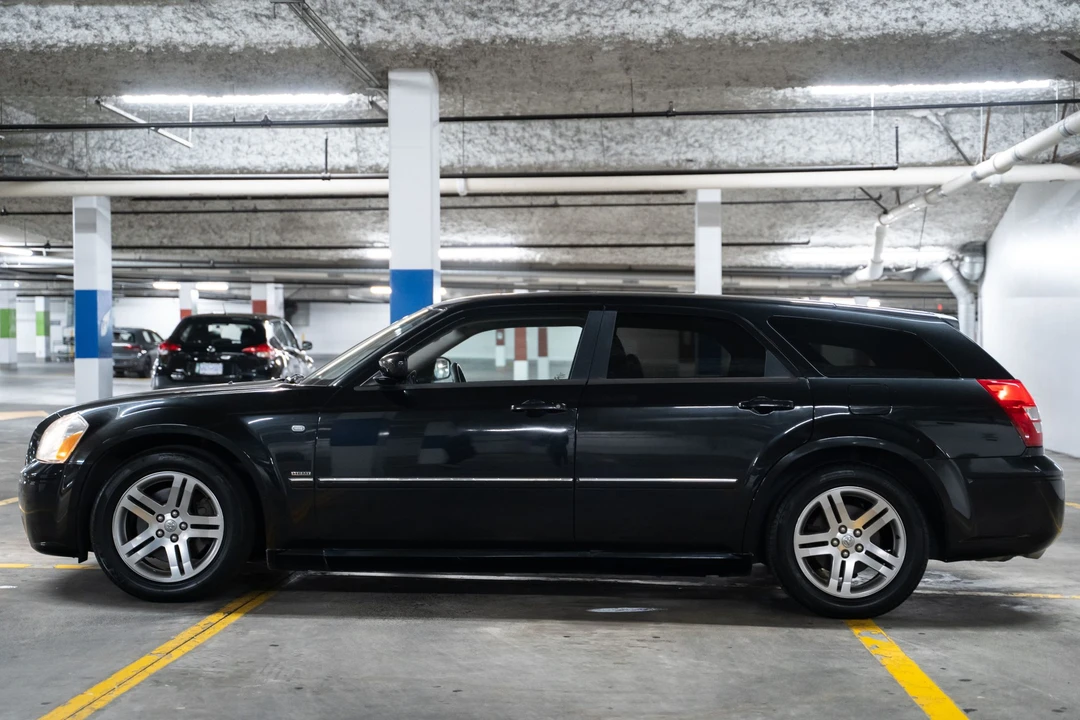 2005 Dodge Magnum 2nd Gen Wagon - Image 7 of 31