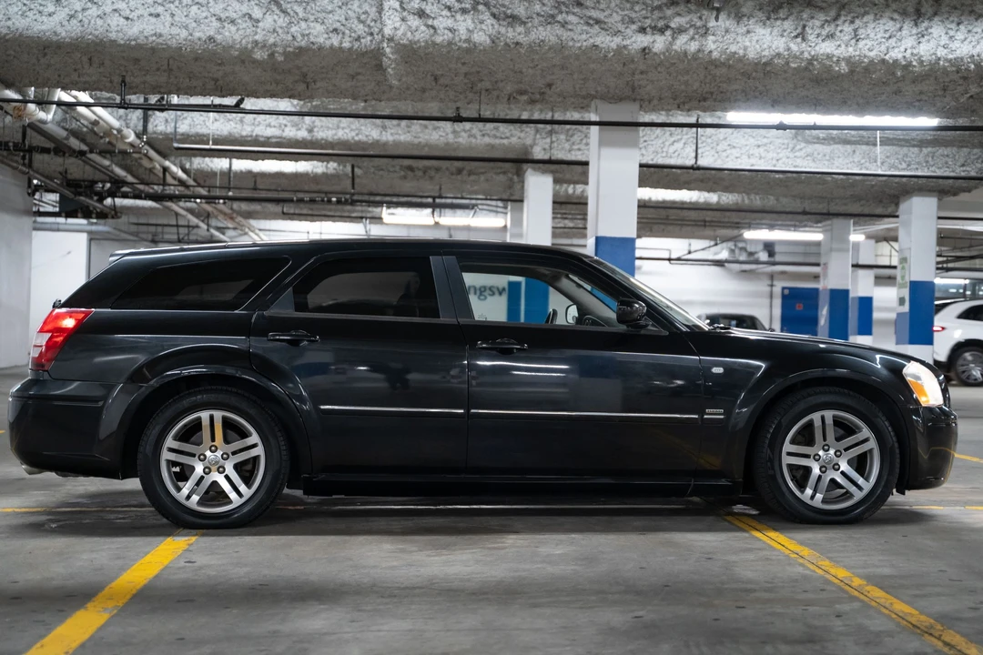 2005 Dodge Magnum 2nd Gen Wagon - Image 17 of 31