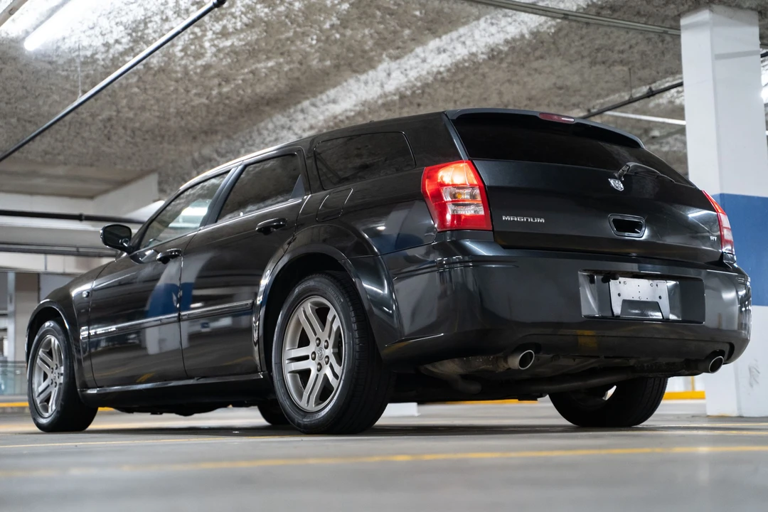 2005 Dodge Magnum 2nd Gen Wagon - Image 8 of 31
